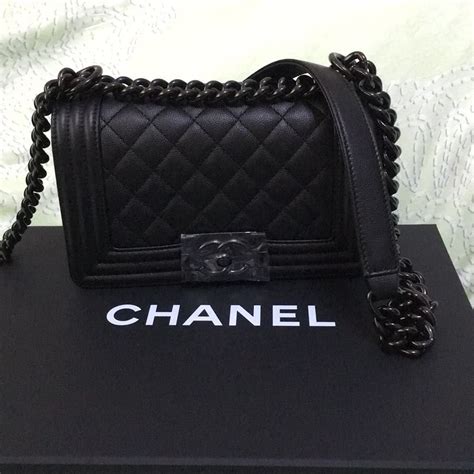 chanel boy so black caviar small